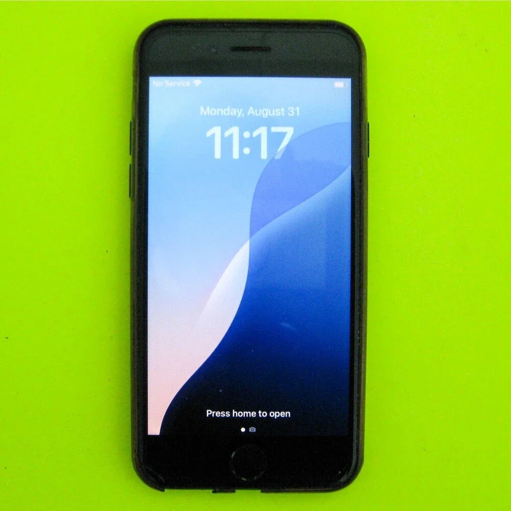 iPhone SE 64GB, Tested Works Perfect 1 Owner